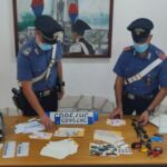 POMEZIA – Il materiale rinvenuto e sequestrato dai Carabinieri